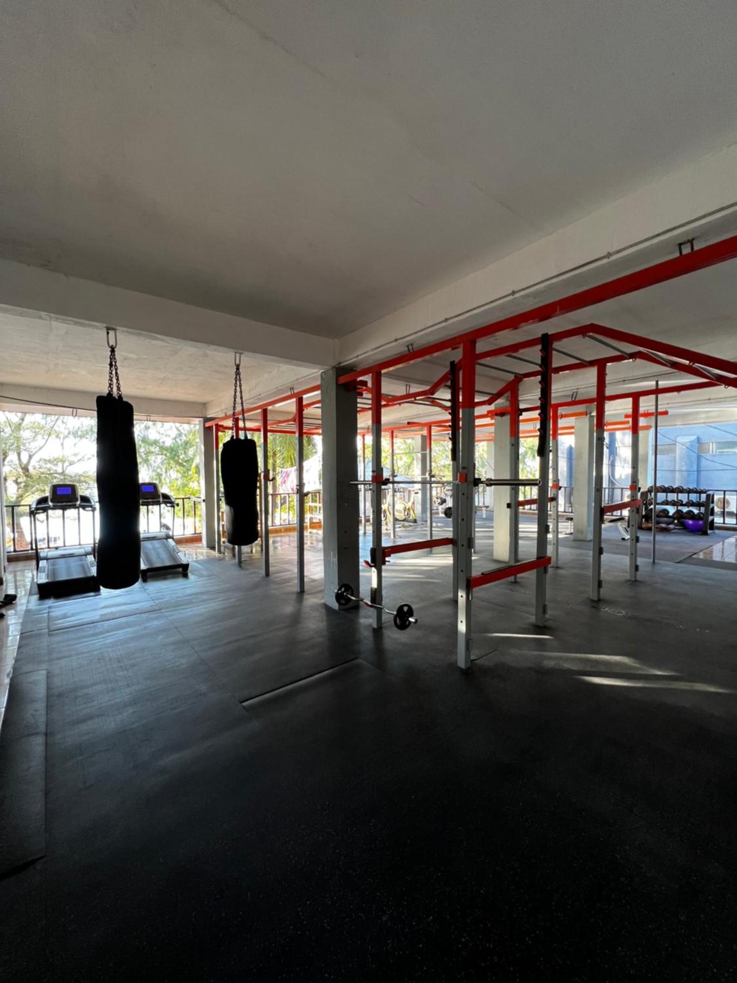 Tropica Gili Total Body Fit - Free Access Gym And Coworking Space Гили Траванган Экстерьер фото