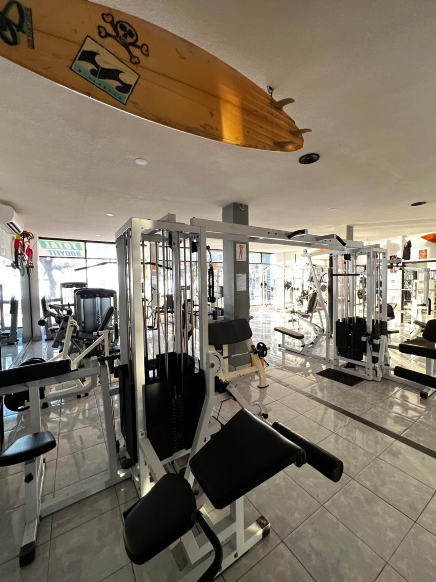 Tropica Gili Total Body Fit - Free Access Gym And Coworking Space Гили Траванган Экстерьер фото
