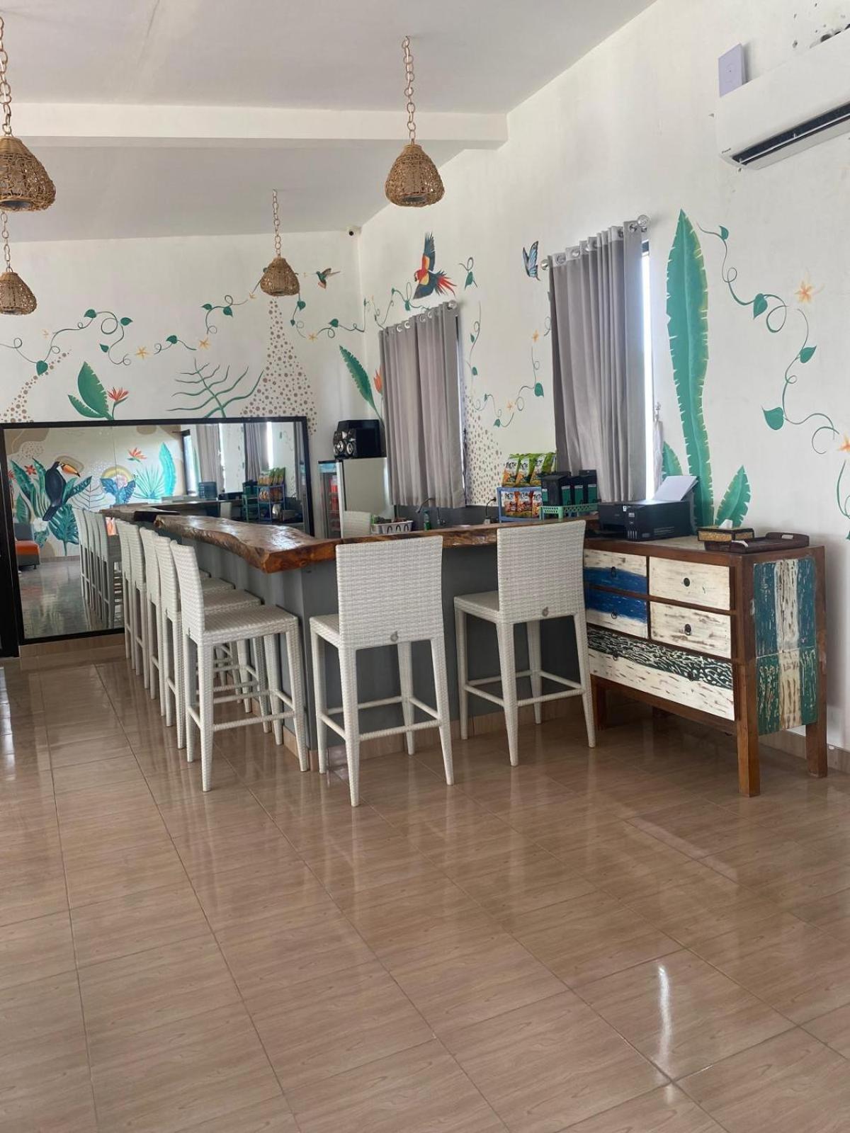 Tropica Gili Total Body Fit - Free Access Gym And Coworking Space Гили Траванган Экстерьер фото