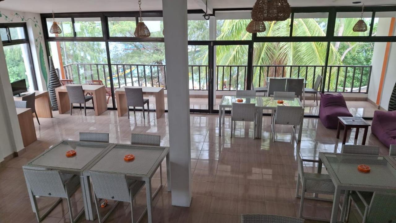 Tropica Gili Total Body Fit - Free Access Gym And Coworking Space Гили Траванган Экстерьер фото