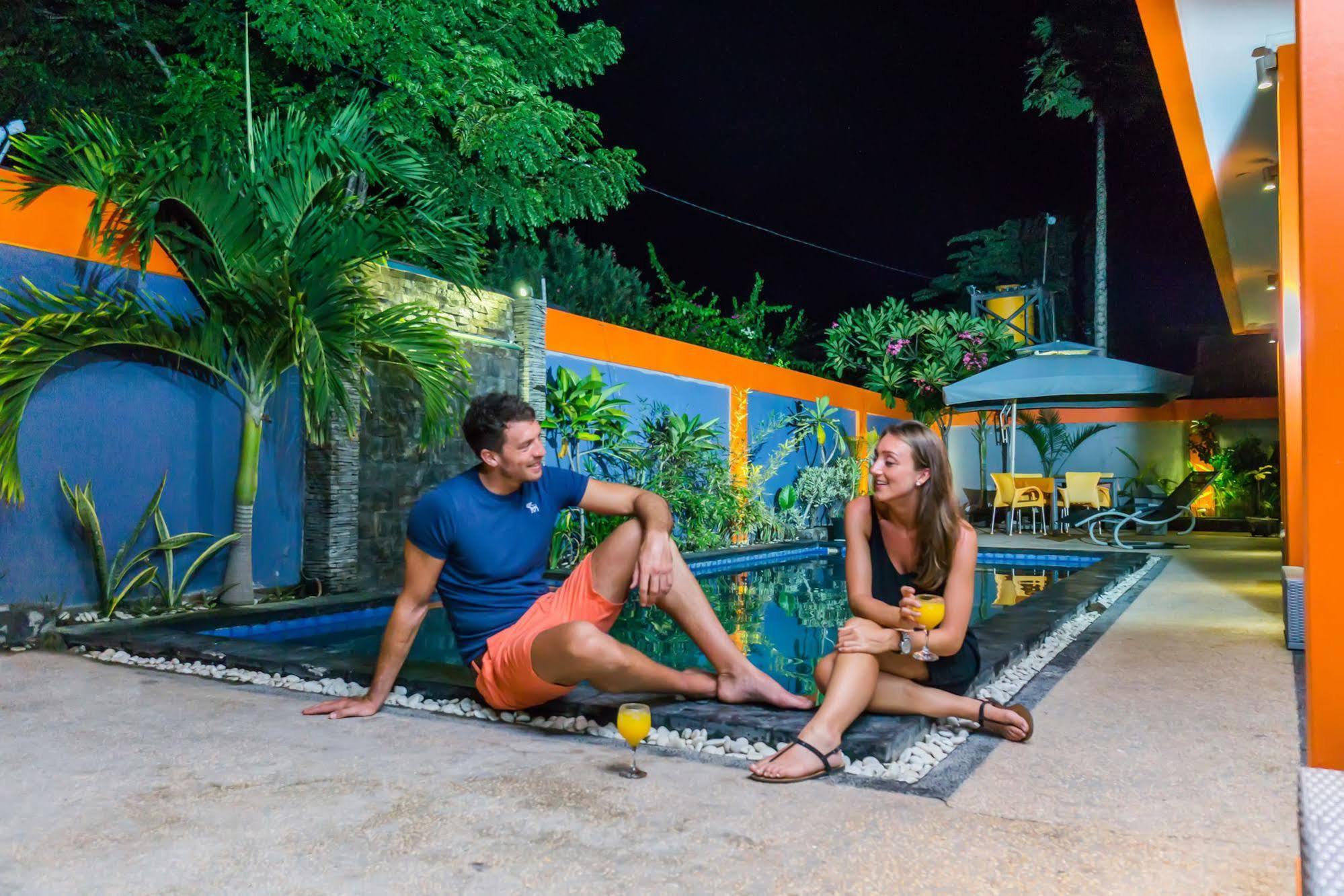 Tropica Gili Total Body Fit - Free Access Gym And Coworking Space Гили Траванган Экстерьер фото